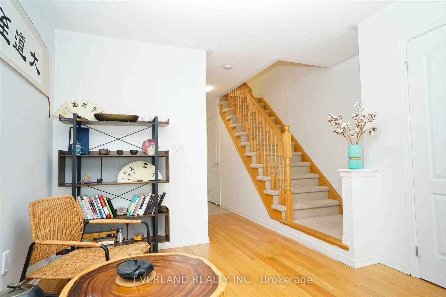 Photo 6 of 5267 Major Mackenzie Drive E, Markham, Berczy — HOMEH