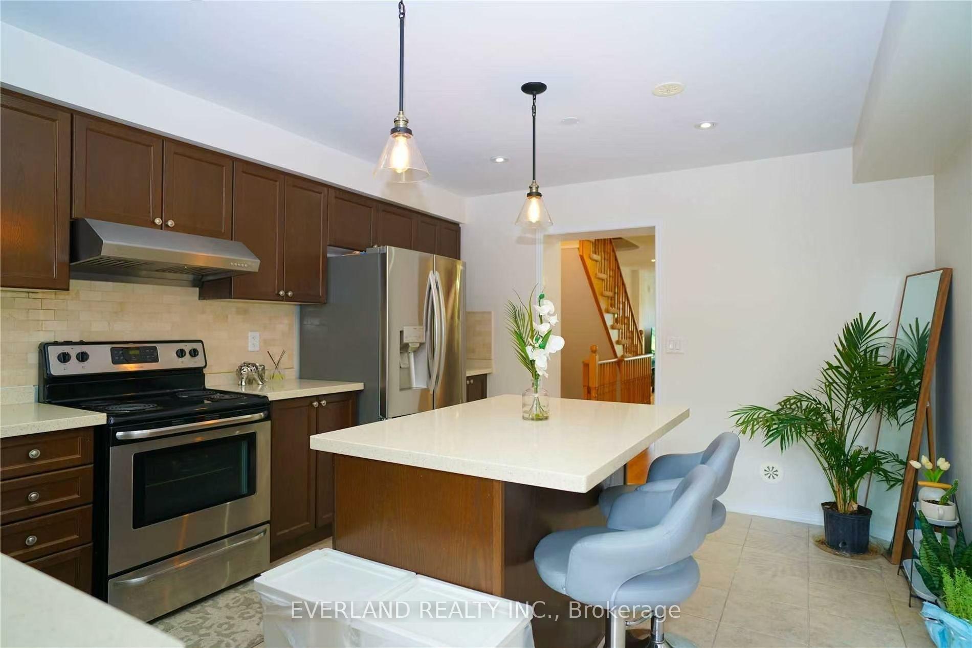 Photo 9 of 5267 Major Mackenzie Drive E, Markham, Berczy — HOMEH