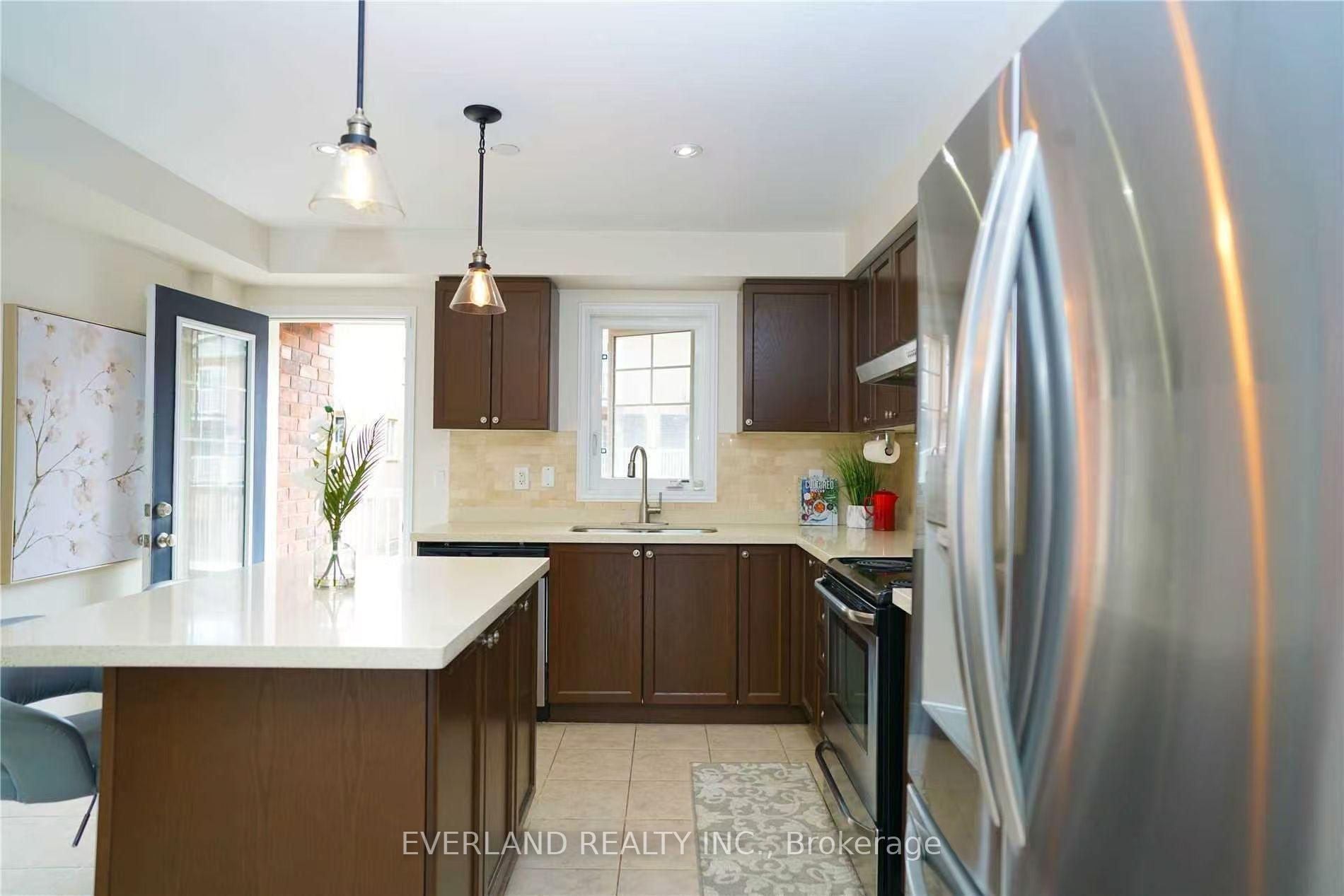 Photo 10 of 5267 Major Mackenzie Drive E, Markham, Berczy — HOMEH