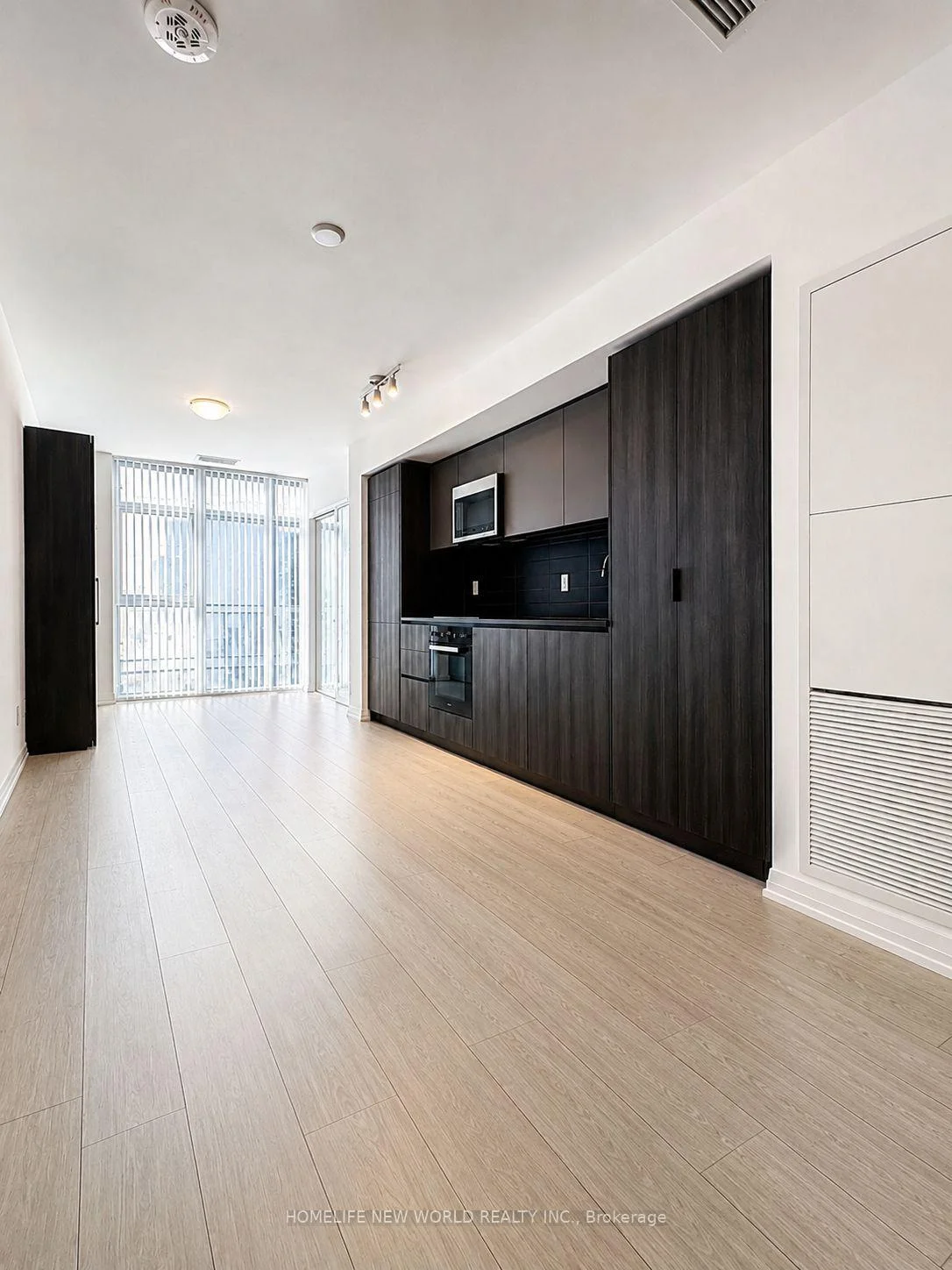 Front of Unit 1110, 400 King Street W