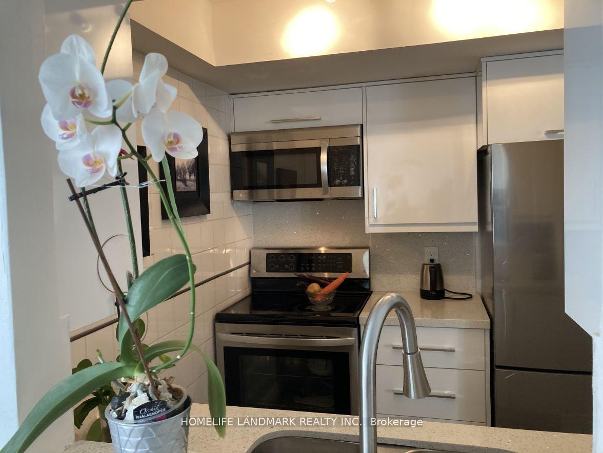 Photo 7 of Unit 1003, 5 Concorde Place, North York, Banbury-Don Mills — HOMEH