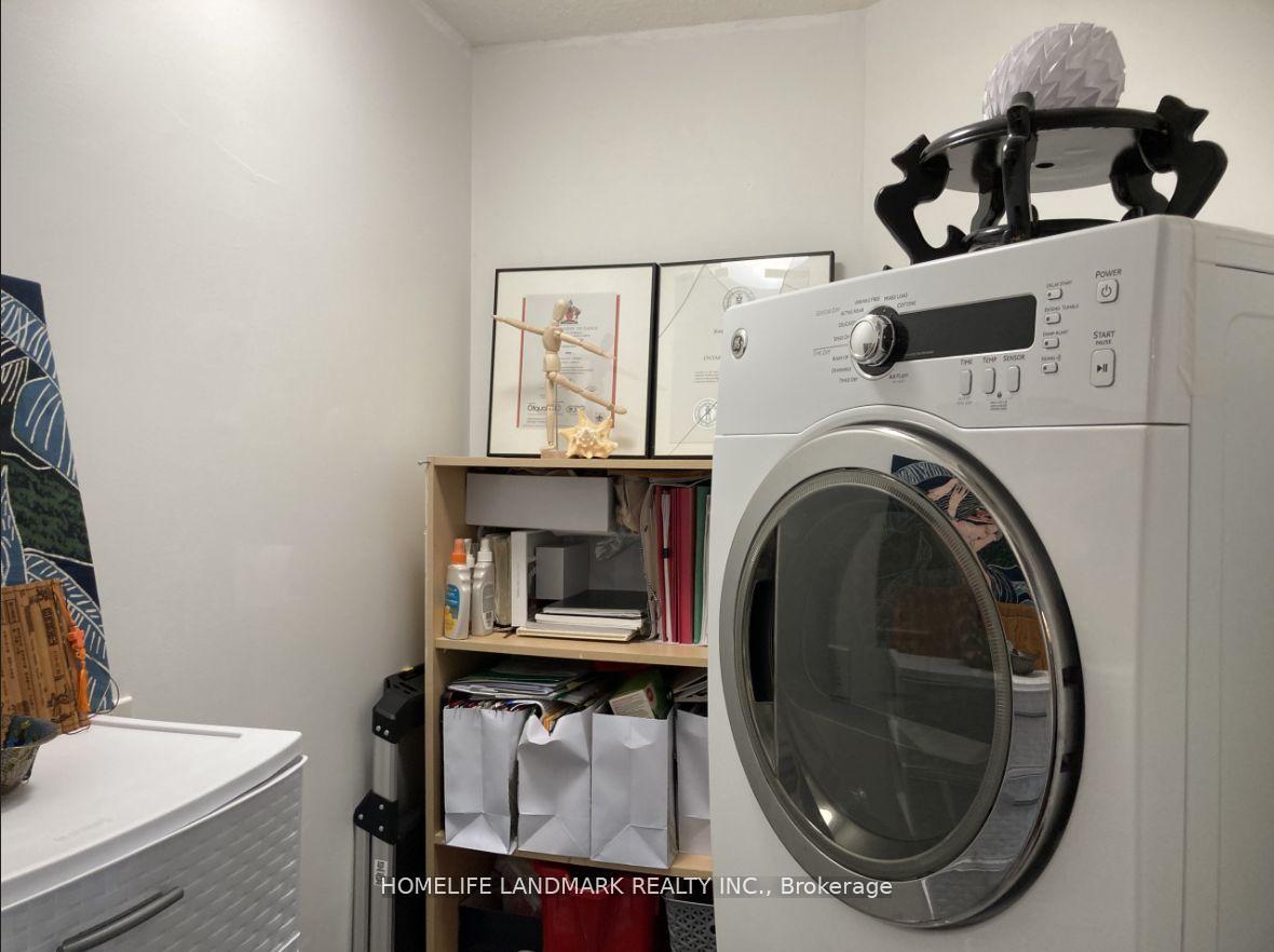 Photo 16 of Unit 1003, 5 Concorde Place, North York, Banbury-Don Mills — HOMEH