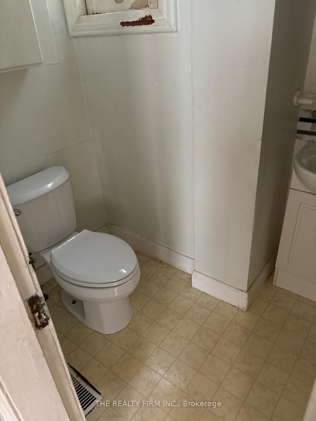 Photo 10 of Unit A, 361 Piccadilly Street, London, East F — HOMEH
