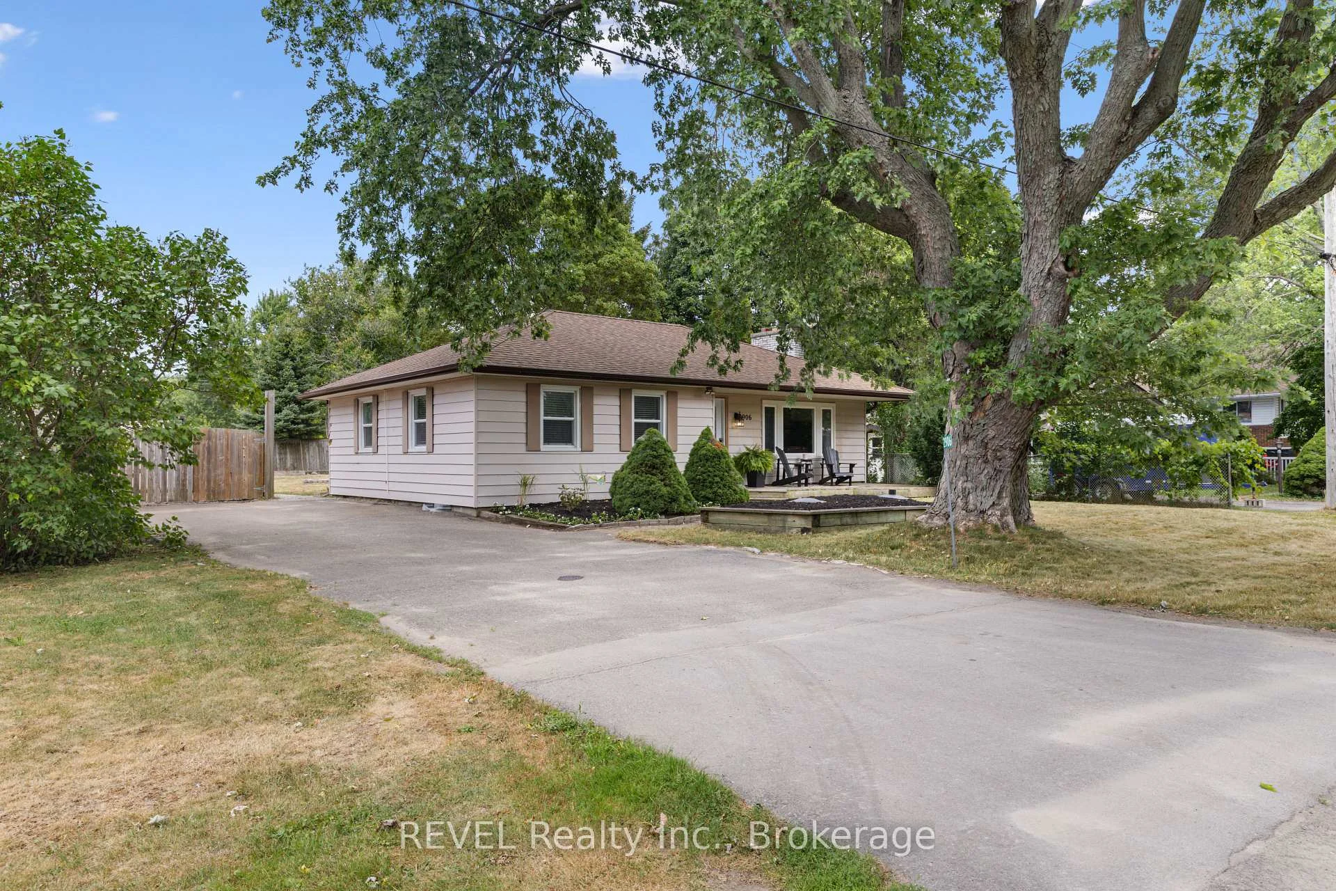Photo 5 of 2906 June Road, Port Colborne, Sherkston — HOMEH