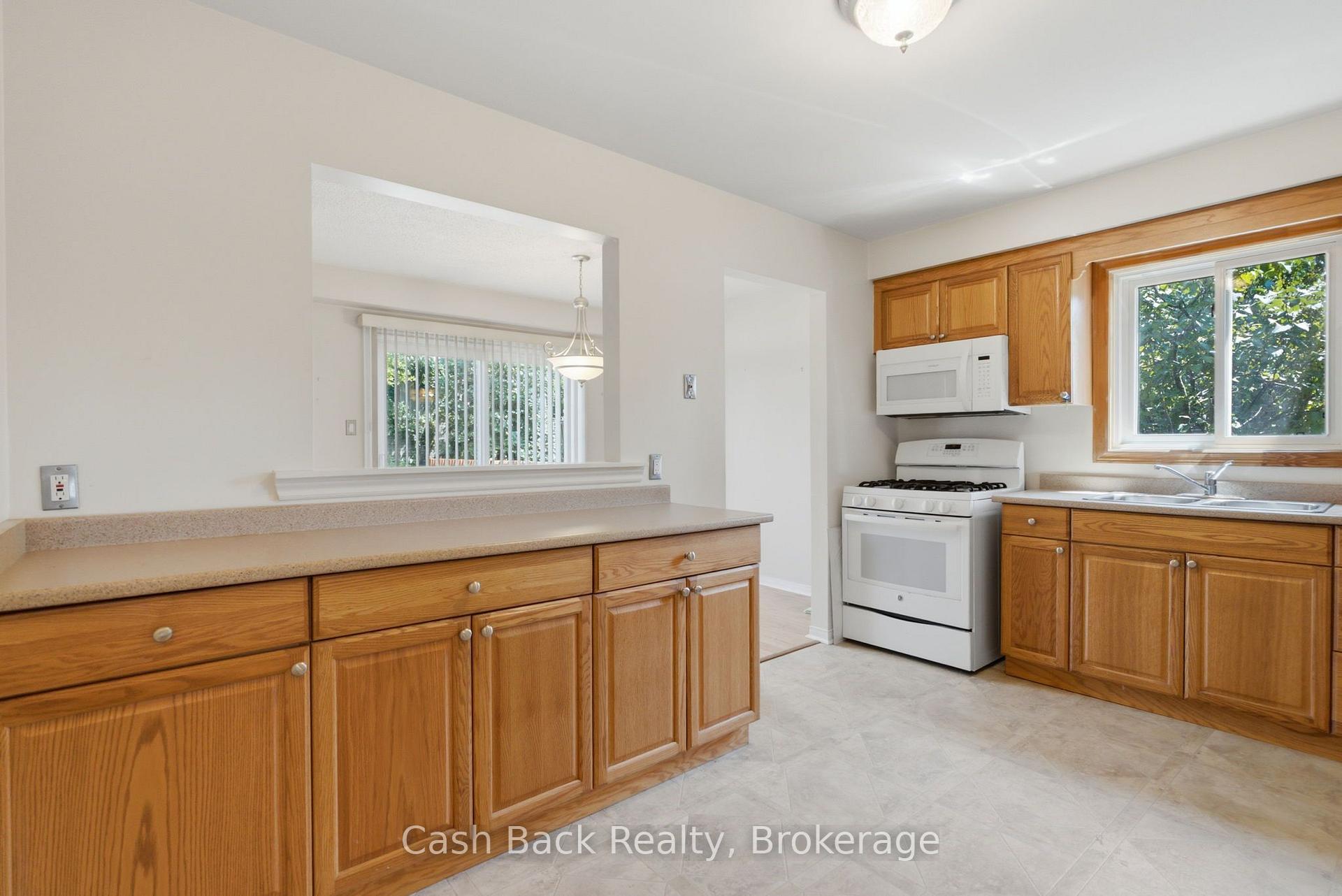 Photo 10 of 147 Kirby Crescent, Whitby, Blue Grass Meadows — HOMEH