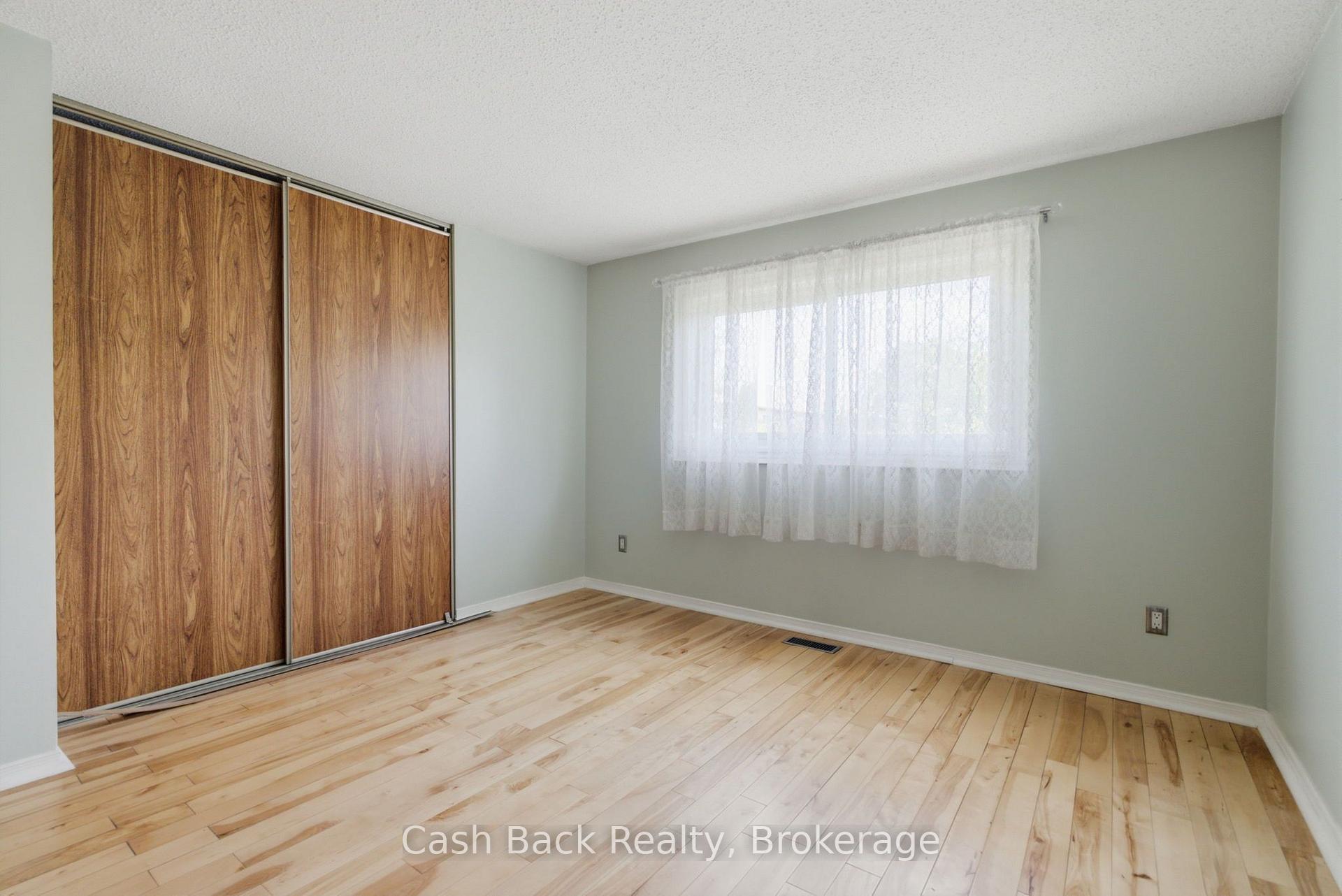 Photo 33 of 147 Kirby Crescent, Whitby, Blue Grass Meadows — HOMEH