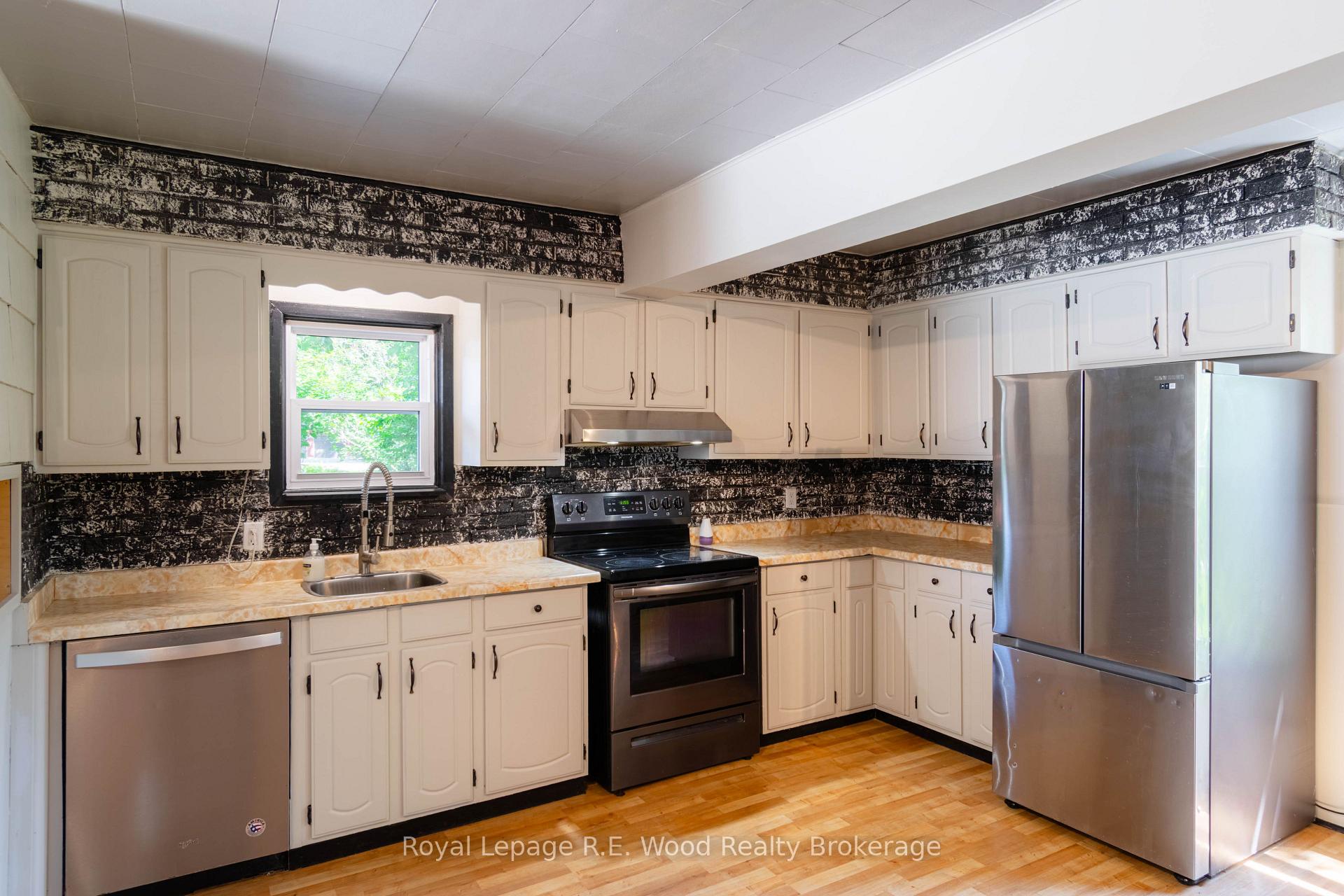 Photo 12 of 311 Talbot Street E, Aylmer — HOMEH