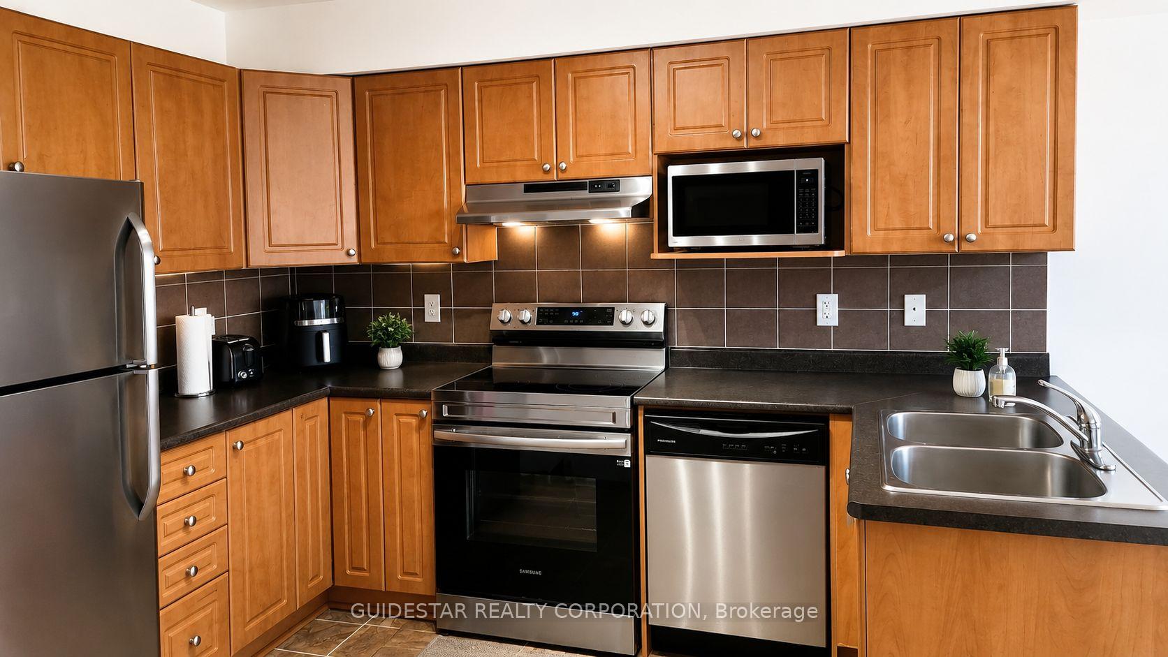 Photo 5 of 438 Haresfield Court, Ottawa, Riverside South/Gloucester Glen — HOMEH
