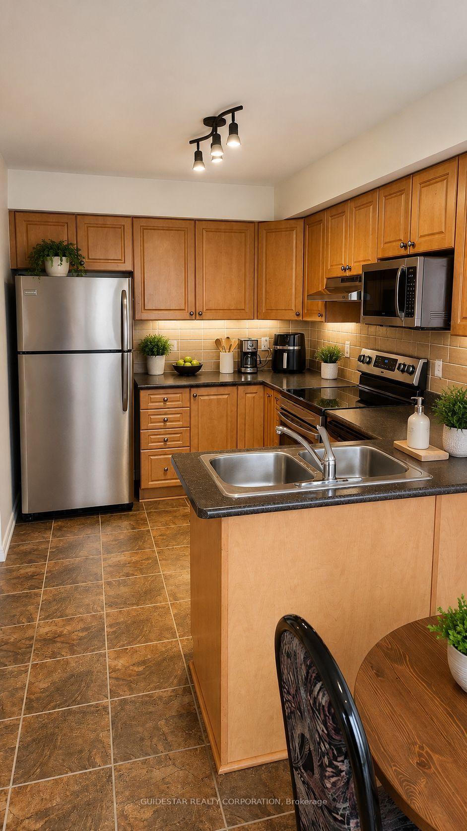 Photo 6 of 438 Haresfield Court, Ottawa, Riverside South/Gloucester Glen — HOMEH