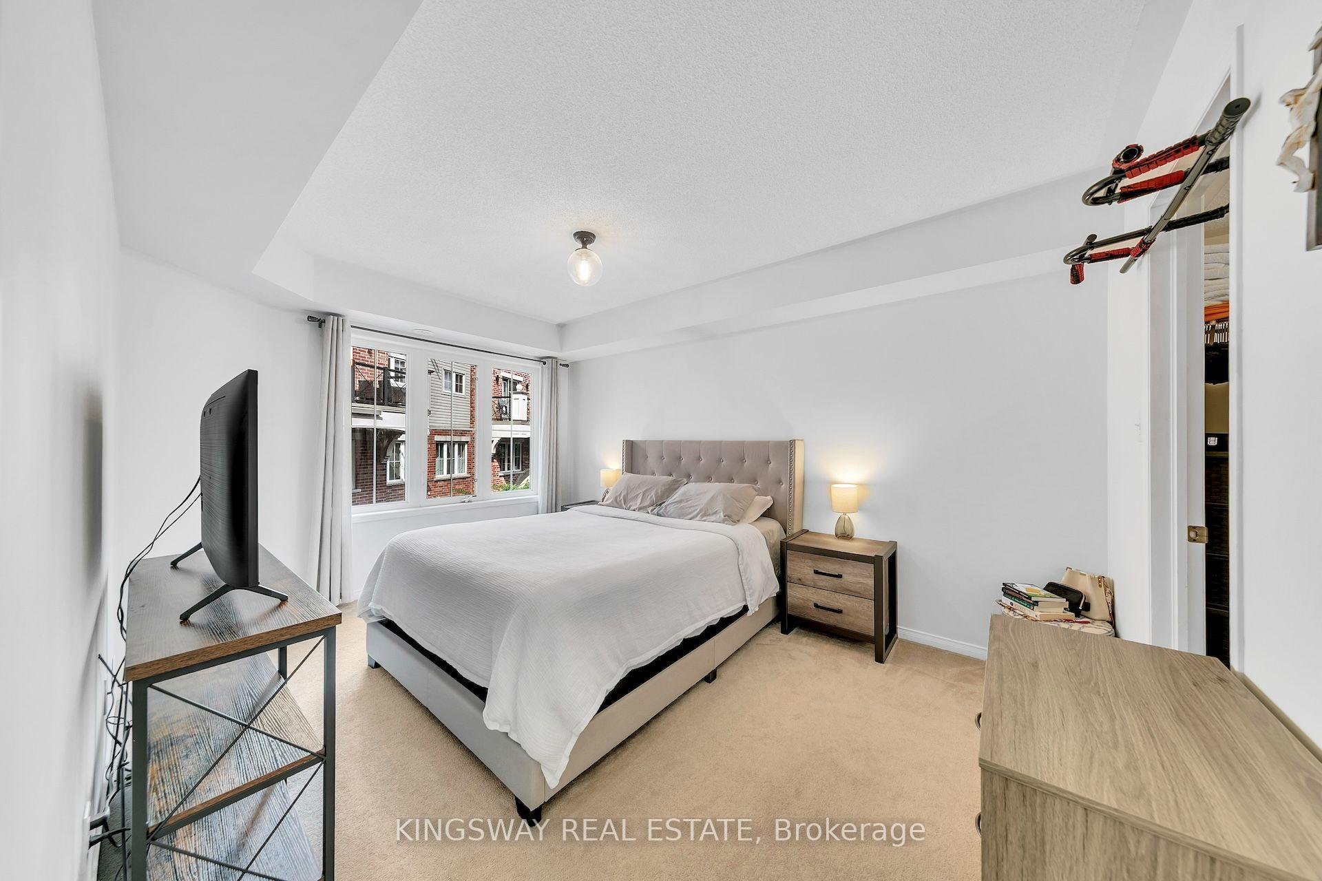 Photo 10 of Unit 6, 2557 Sixth Line W, Oakville, River Oaks — HOMEH