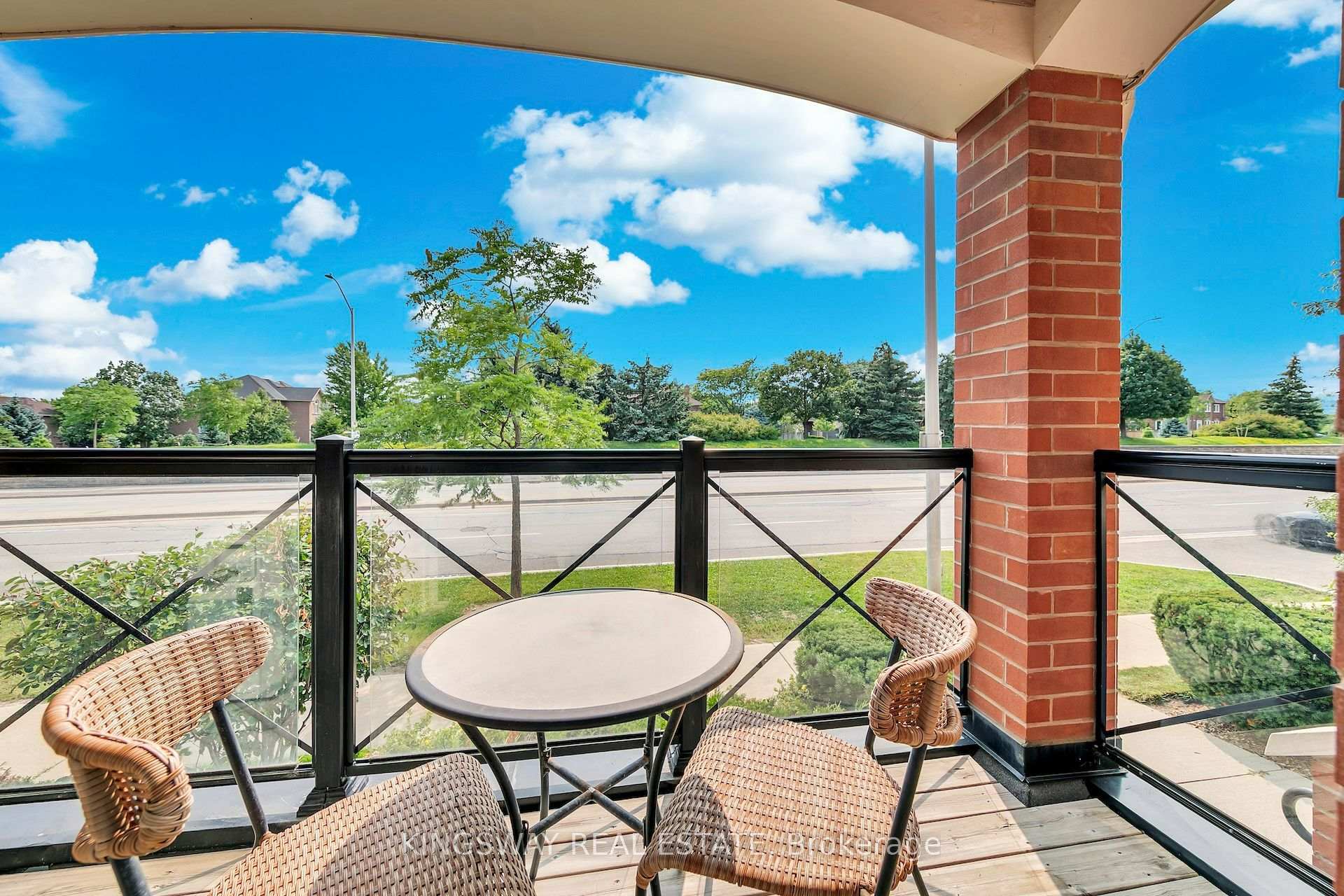 Photo 14 of Unit 6, 2557 Sixth Line W, Oakville, River Oaks — HOMEH
