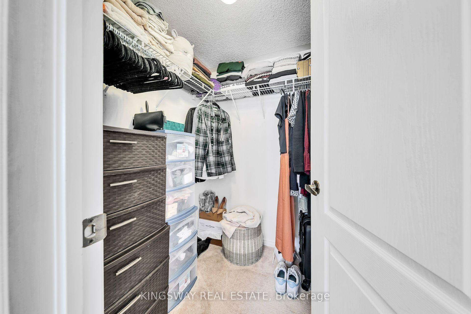 Photo 19 of Unit 6, 2557 Sixth Line W, Oakville, River Oaks — HOMEH