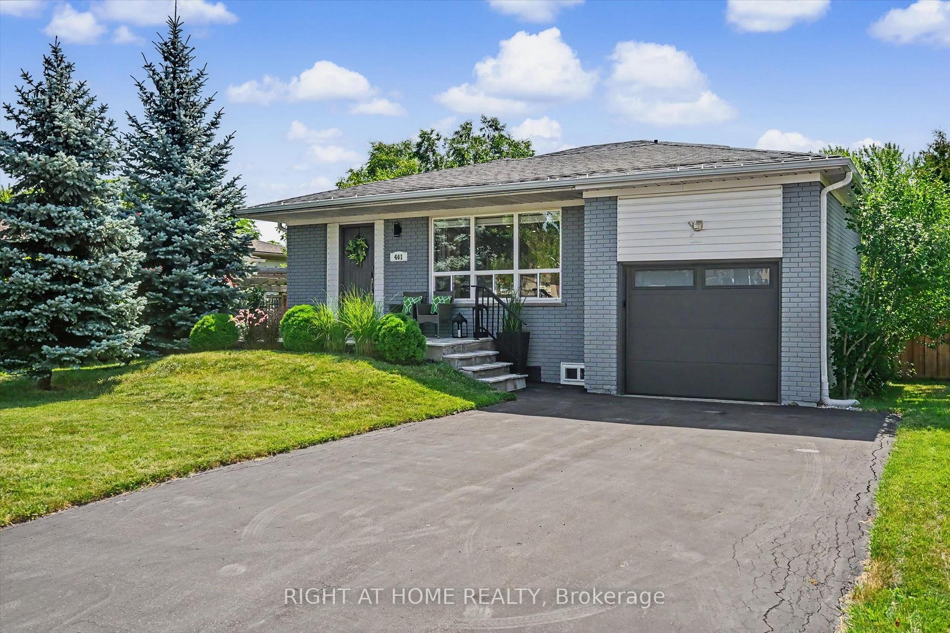 Photo 3 of 461 Withnell Crescent, Oakville, West — HOMEH