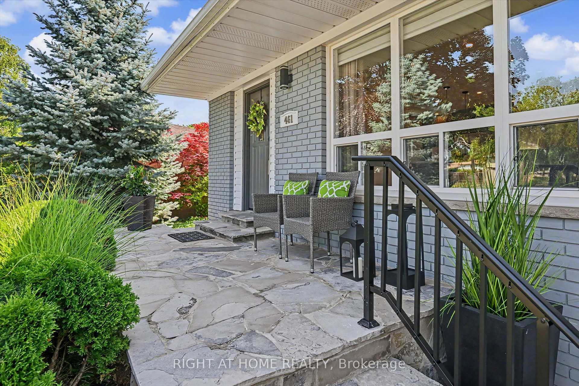 Photo 4 of 461 Withnell Crescent, Oakville, West — HOMEH
