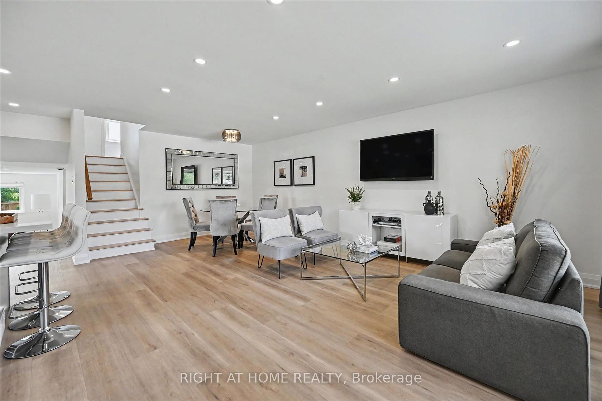 Photo 6 of 461 Withnell Crescent, Oakville, West — HOMEH