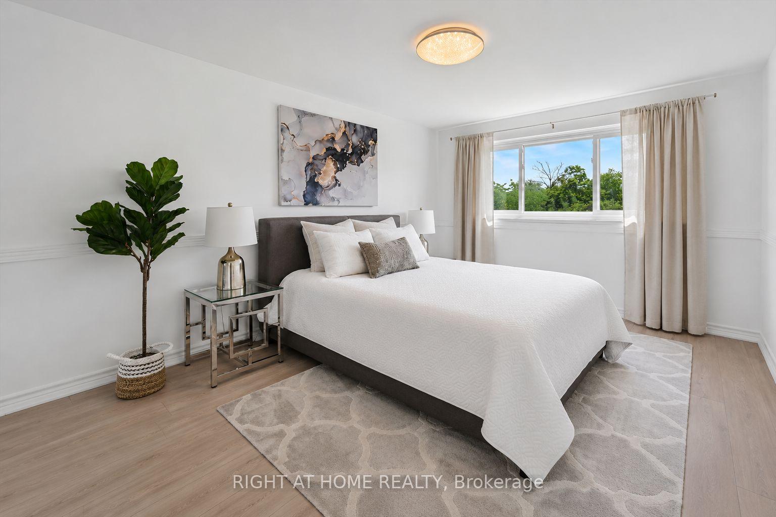 Photo 12 of 461 Withnell Crescent, Oakville, West — HOMEH
