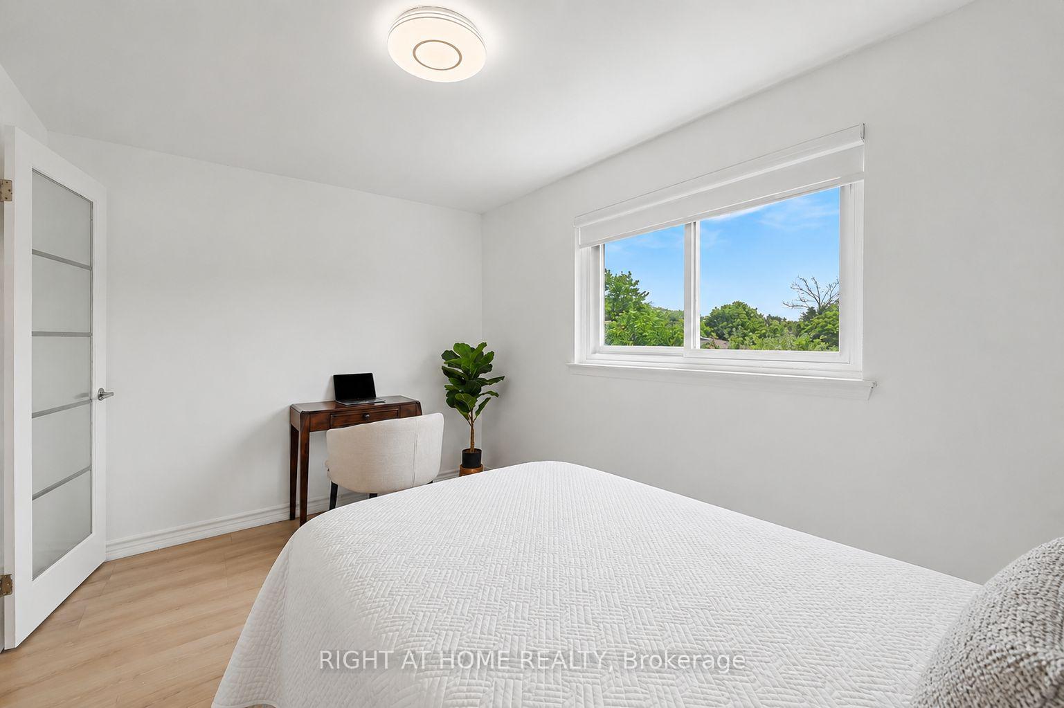 Photo 15 of 461 Withnell Crescent, Oakville, West — HOMEH