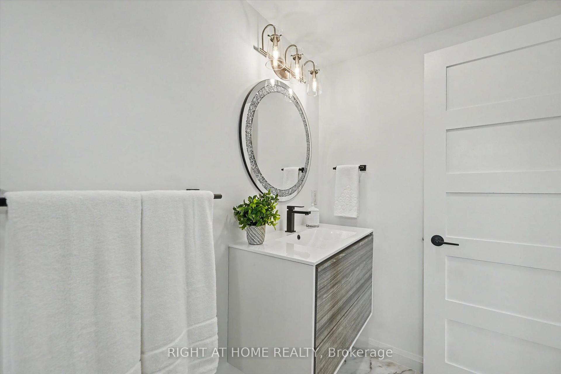Photo 17 of 461 Withnell Crescent, Oakville, West — HOMEH