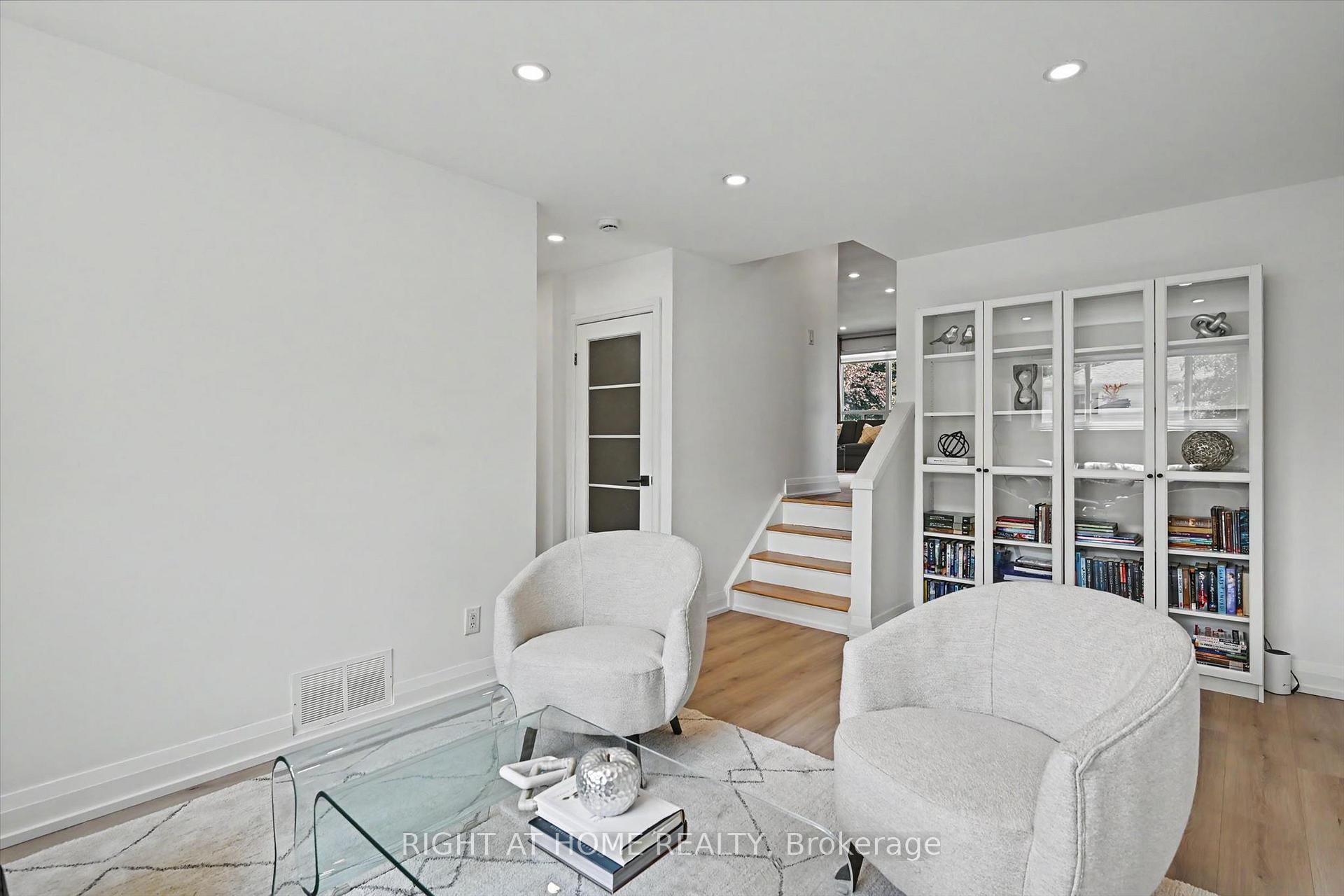 Photo 20 of 461 Withnell Crescent, Oakville, West — HOMEH
