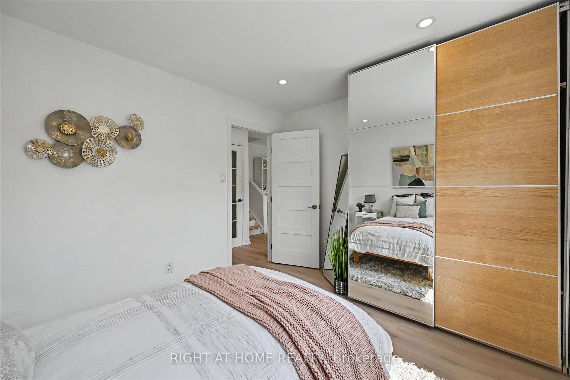 Photo 22 of 461 Withnell Crescent, Oakville, West — HOMEH