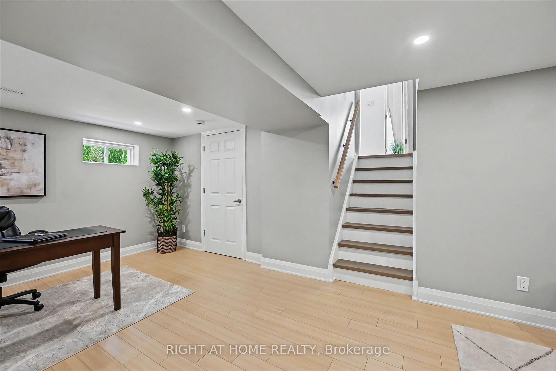 Photo 25 of 461 Withnell Crescent, Oakville, West — HOMEH