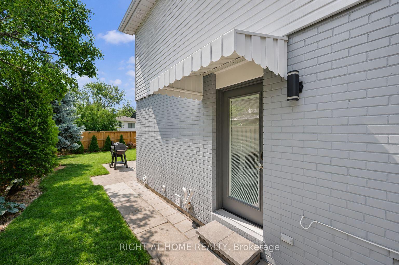 Photo 34 of 461 Withnell Crescent, Oakville, West — HOMEH