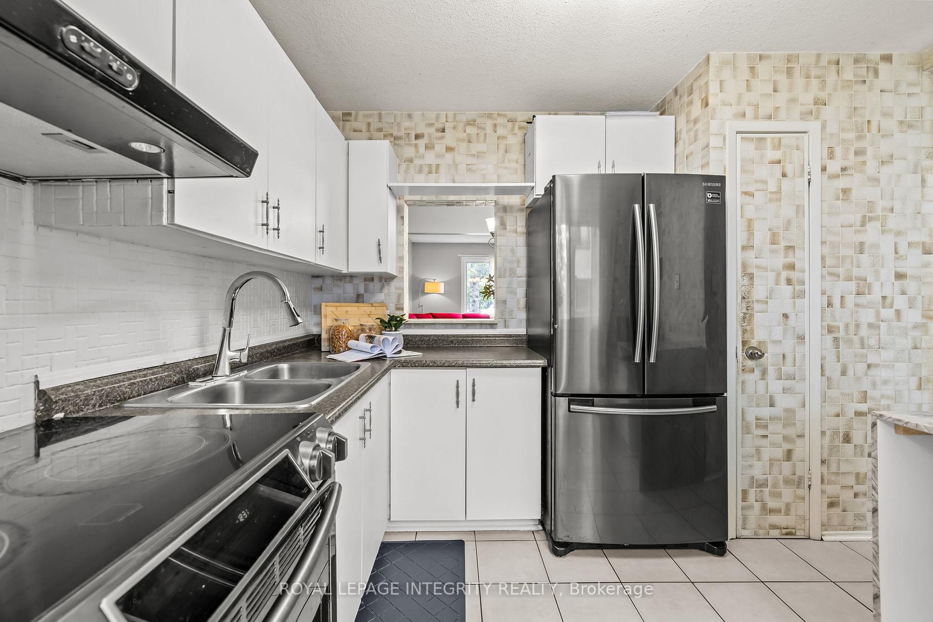 Photo 4 of 3565 Aladdin Lane, Ottawa, Blossom Park/Kemp Park/Findlay Creek — HOMEH