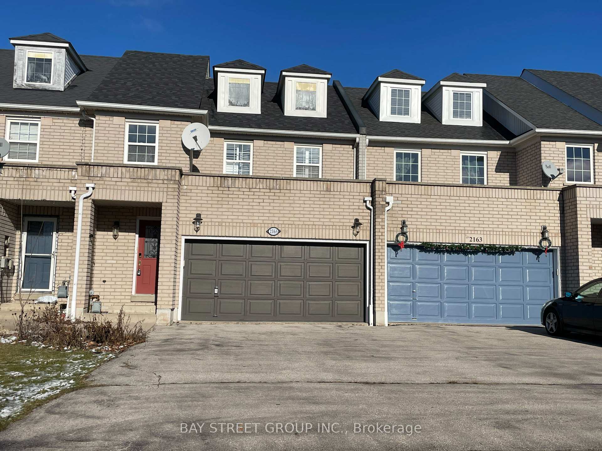 Front of 2165 White Dove Circle