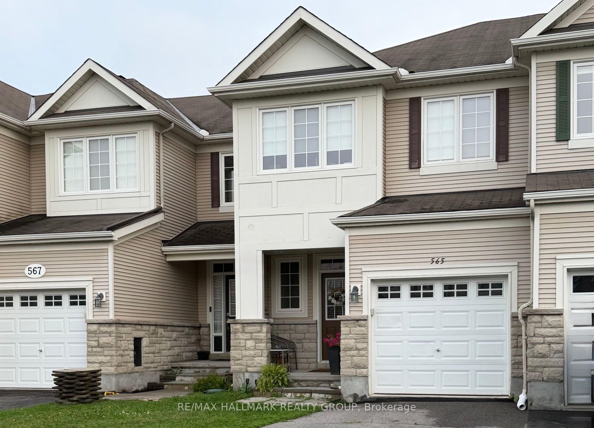Photo 2 of 565 Pepperville Crescent, Ottawa, Kanata - Emerald Meadows/Trailwest — HOMEH