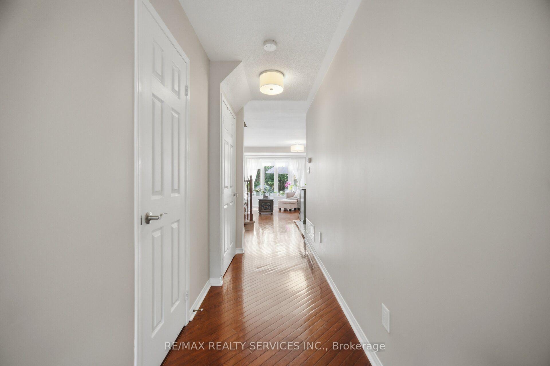 Photo 10 of 6 Harding Street, Halton Hills, Georgetown — HOMEH