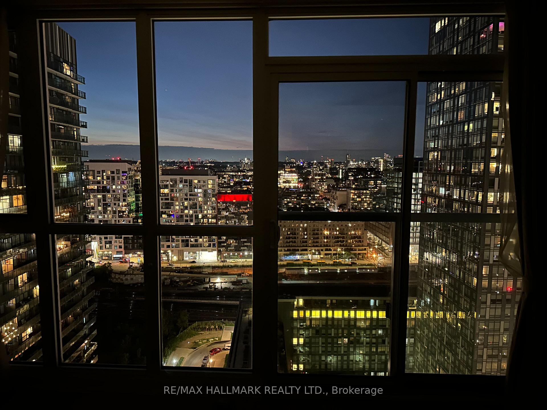Photo 3 of Unit 2908, 85 Queens Wharf Road, Toronto, Waterfront Communities — HOMEH