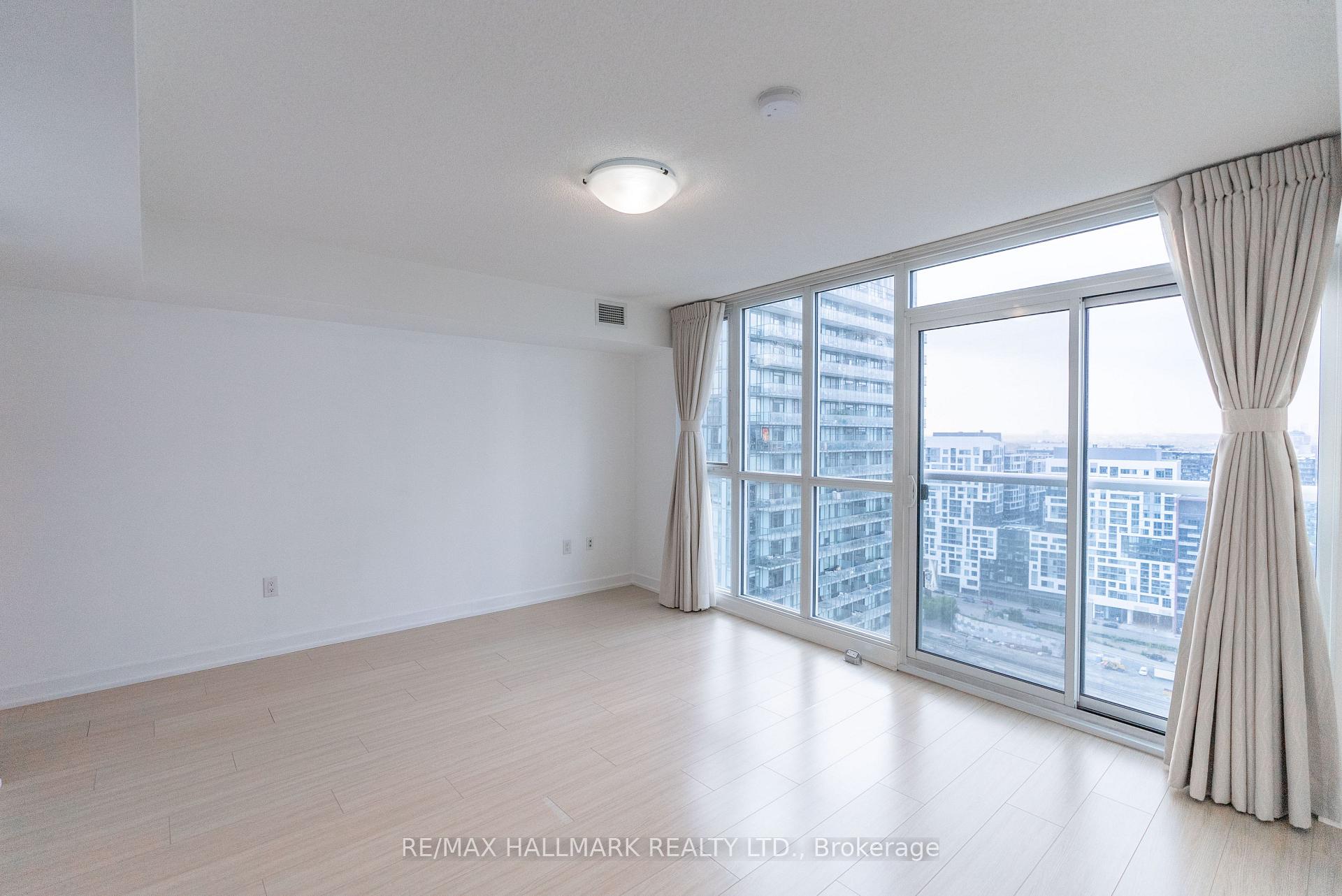 Photo 4 of Unit 2908, 85 Queens Wharf Road, Toronto, Waterfront Communities — HOMEH