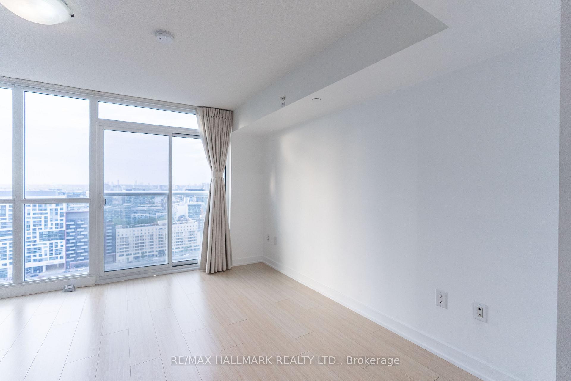 Photo 5 of Unit 2908, 85 Queens Wharf Road, Toronto, Waterfront Communities — HOMEH