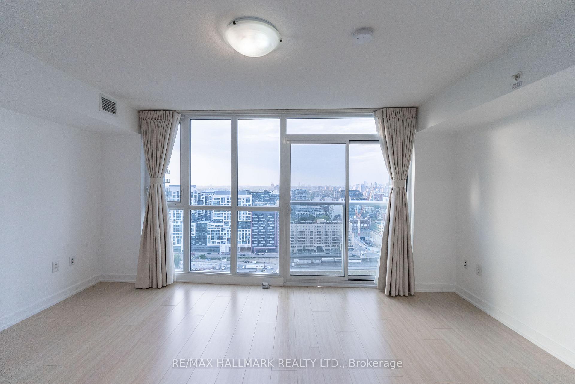 Photo 6 of Unit 2908, 85 Queens Wharf Road, Toronto, Waterfront Communities — HOMEH