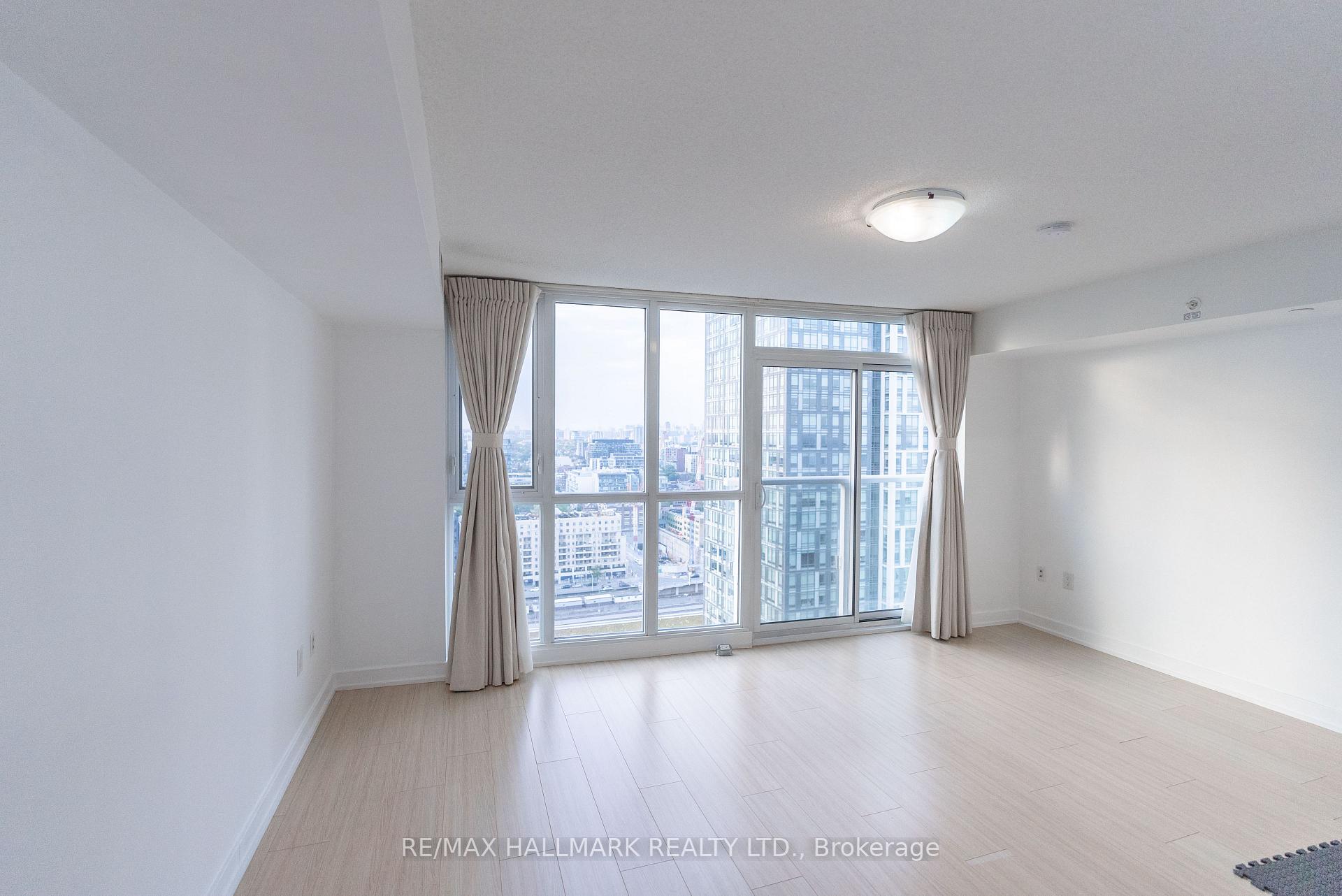 Photo 7 of Unit 2908, 85 Queens Wharf Road, Toronto, Waterfront Communities — HOMEH