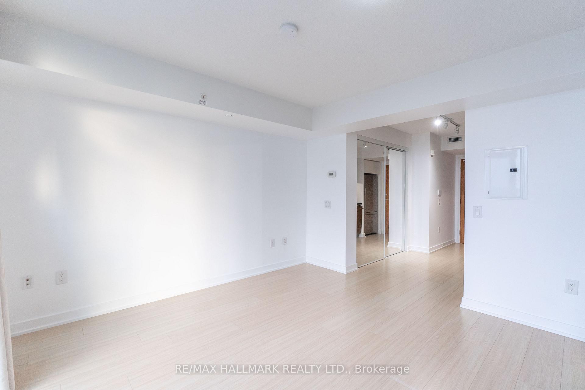 Photo 8 of Unit 2908, 85 Queens Wharf Road, Toronto, Waterfront Communities — HOMEH