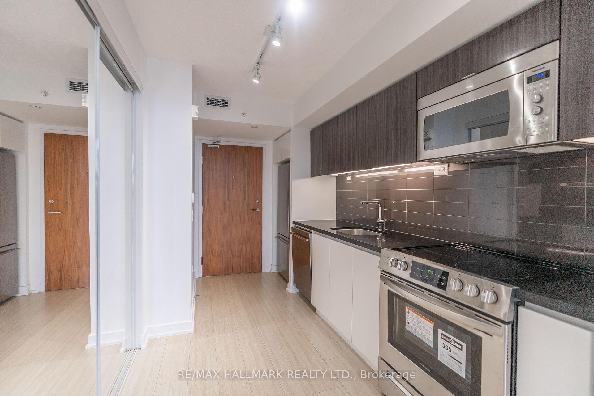 Photo 11 of Unit 2908, 85 Queens Wharf Road, Toronto, Waterfront Communities — HOMEH