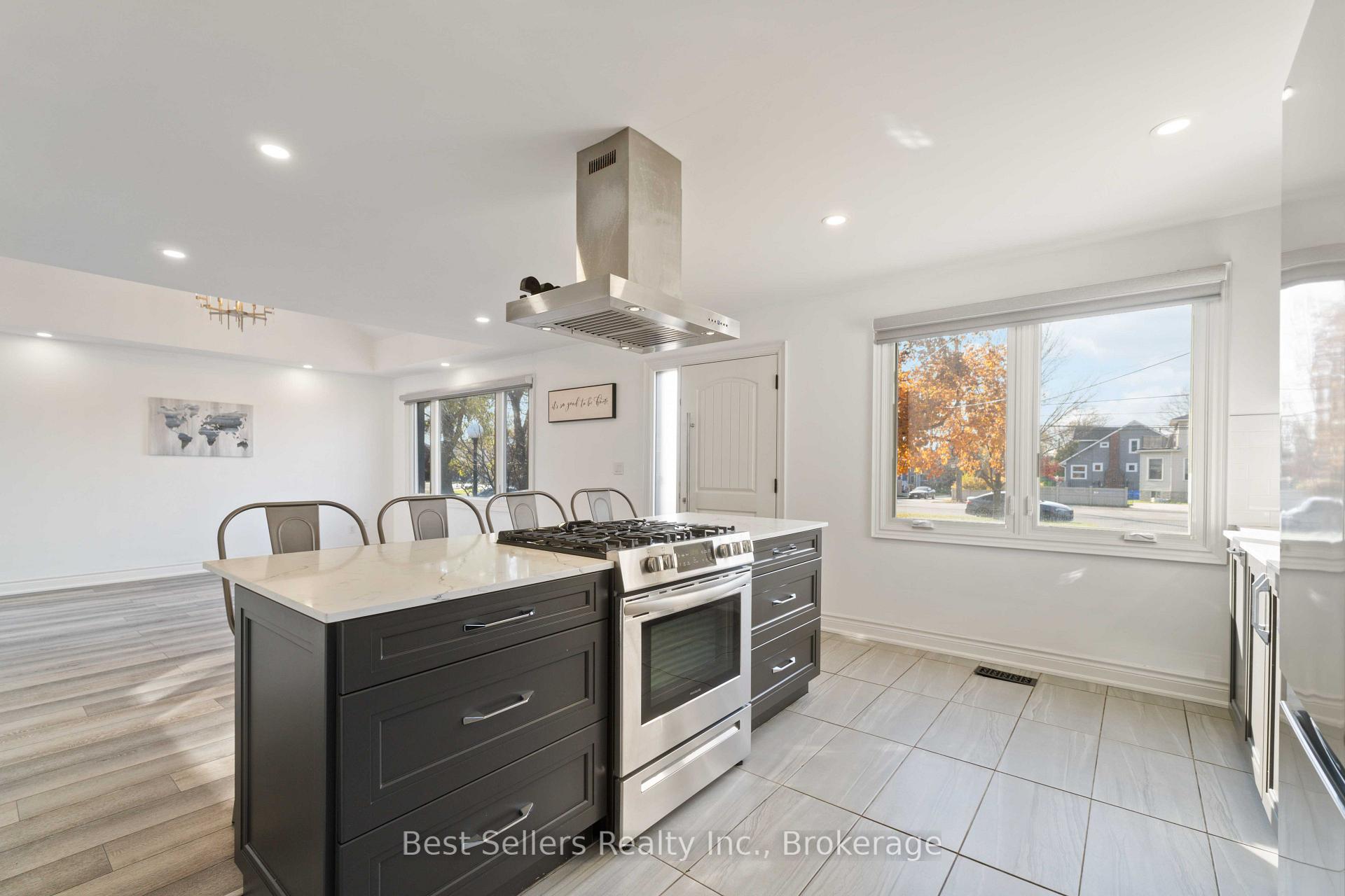 Photo 7 of 599 Beach Boulevard, Hamilton, Hamilton Beach — HOMEH