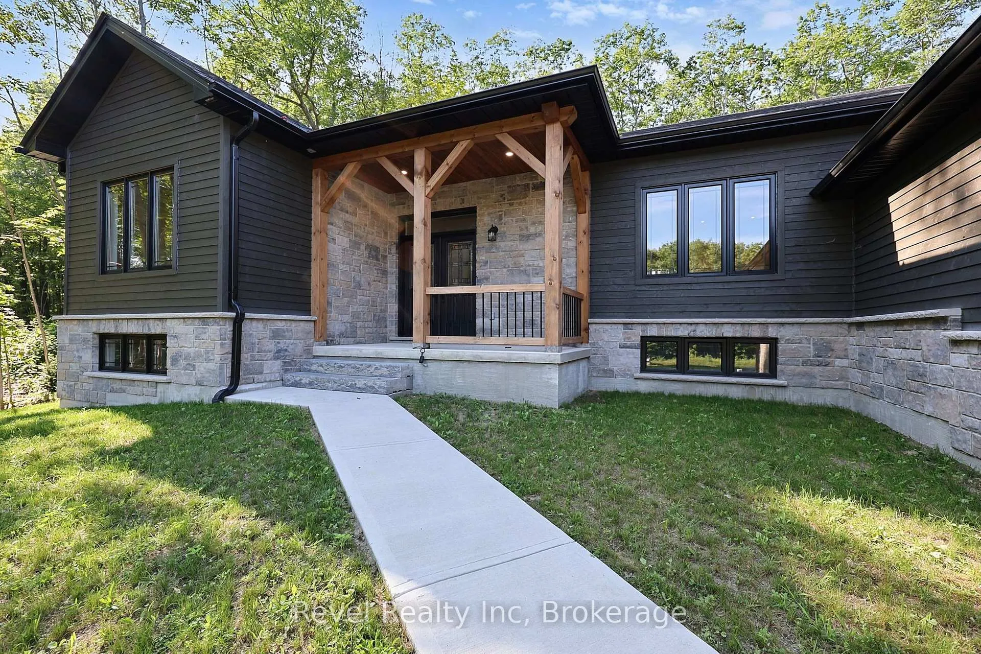 Photo 4 of 46 Voyageur Drive, Tiny, Rural Tiny — HOMEH