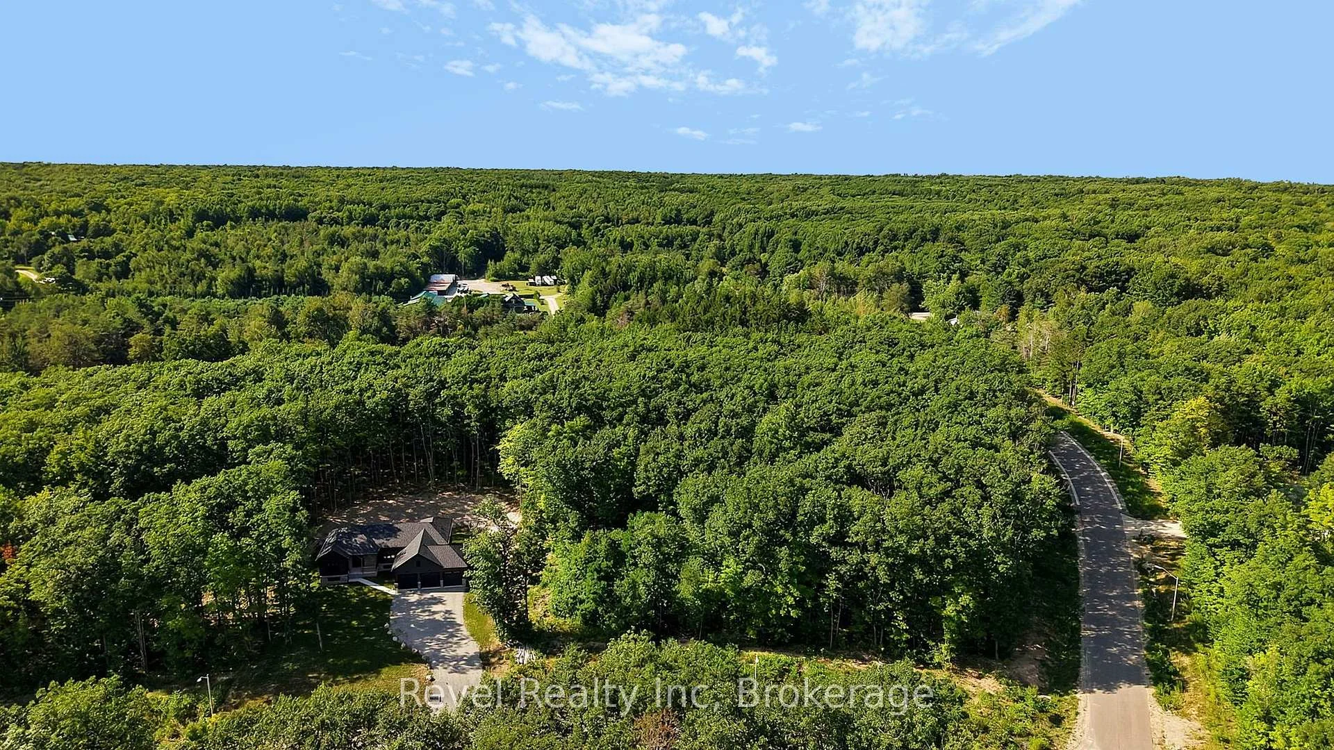 Photo of 46 Voyageur Drive