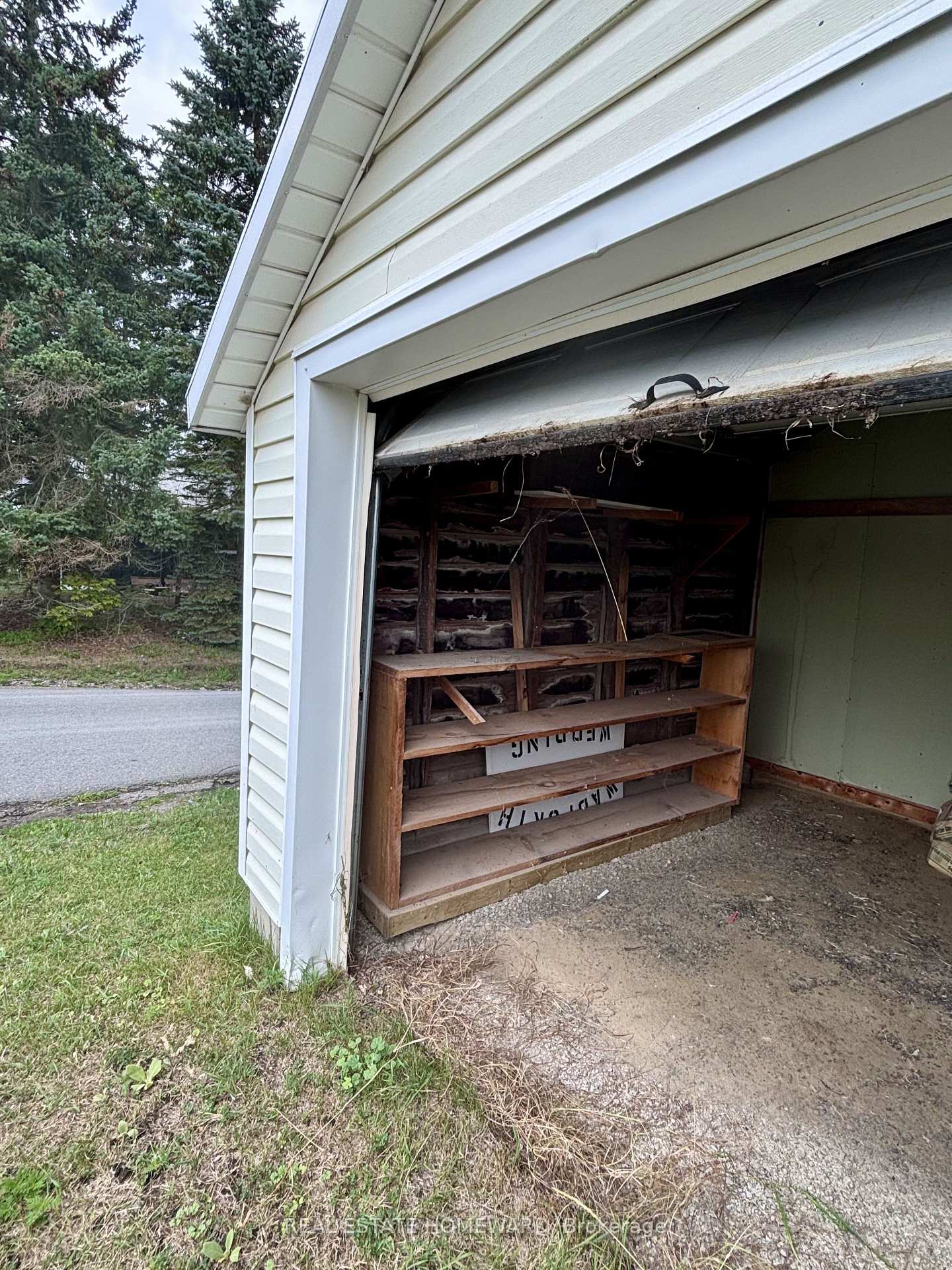 Photo 5 of 2847 County Rd 10, Prince Edward County, South Marysburg Ward — HOMEH