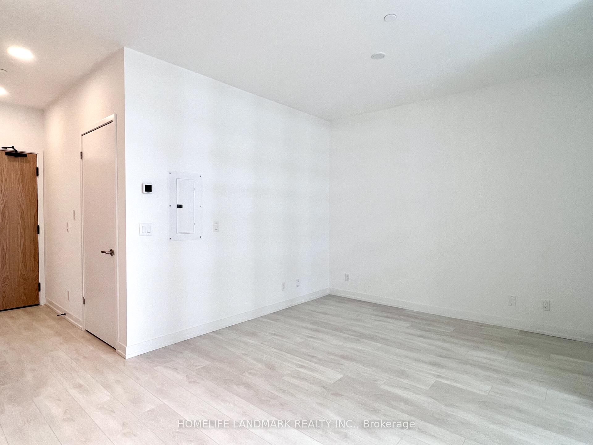 Photo 5 of Unit 605, 8 Beverley Glen Boulevard, Vaughan, Beverley Glen — HOMEH