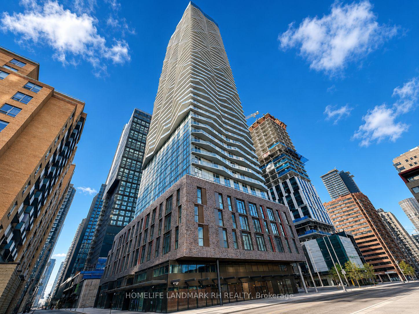 Front of Unit 1809, 100 Dalhousie Street