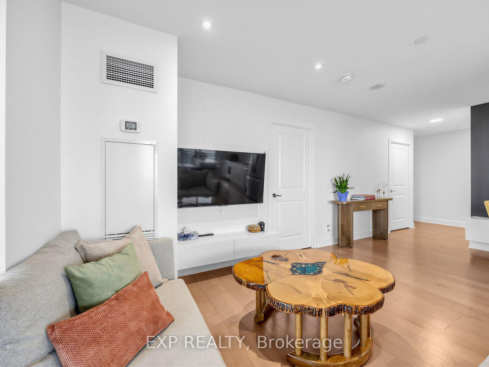 Photo 12 of Unit 1910, 33 Shore Breeze Drive, Etobicoke, Mimico — HOMEH
