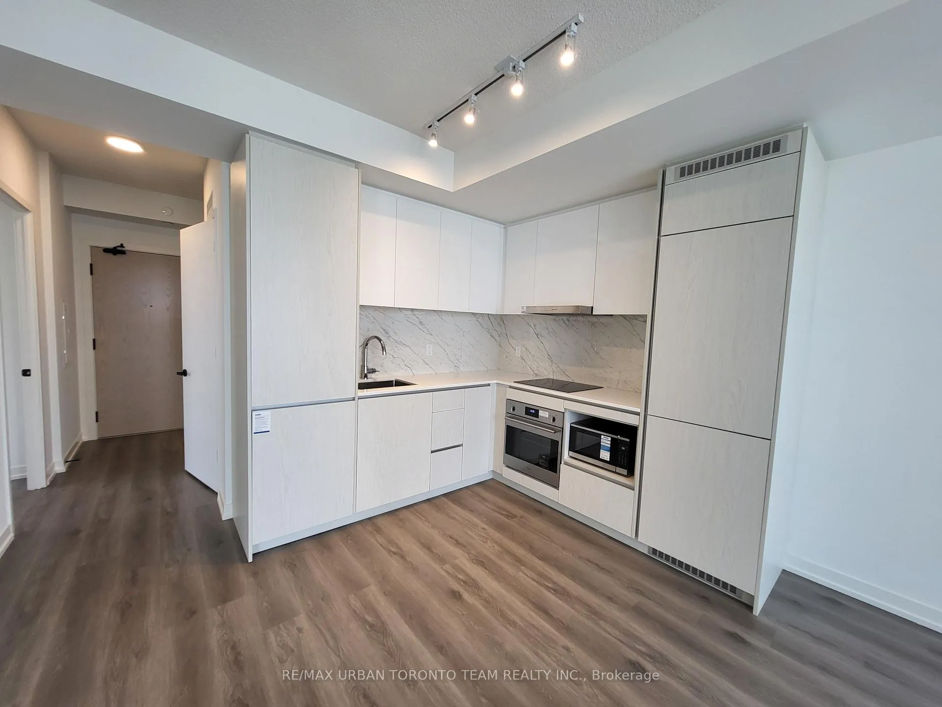 Photo 3 of Unit 2703, 28 Interchange Way, Vaughan, Vaughan Corporate Centre — HOMEH