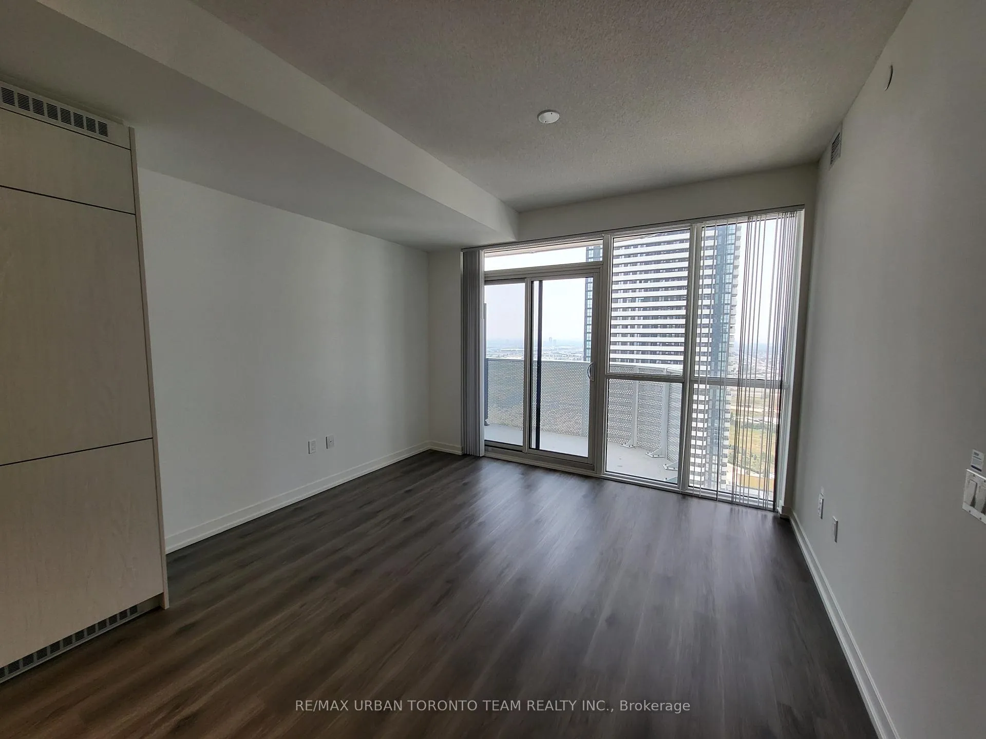 Photo 5 of Unit 2703, 28 Interchange Way, Vaughan, Vaughan Corporate Centre — HOMEH