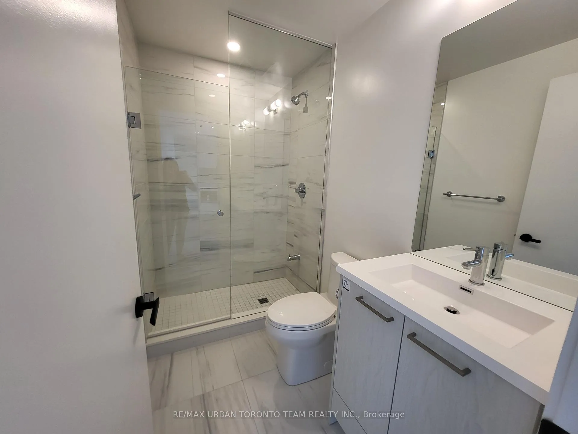 Photo 6 of Unit 2703, 28 Interchange Way, Vaughan, Vaughan Corporate Centre — HOMEH