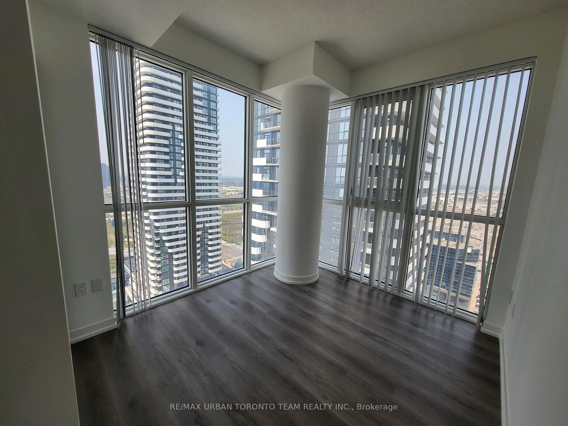 Photo 7 of Unit 2703, 28 Interchange Way, Vaughan, Vaughan Corporate Centre — HOMEH