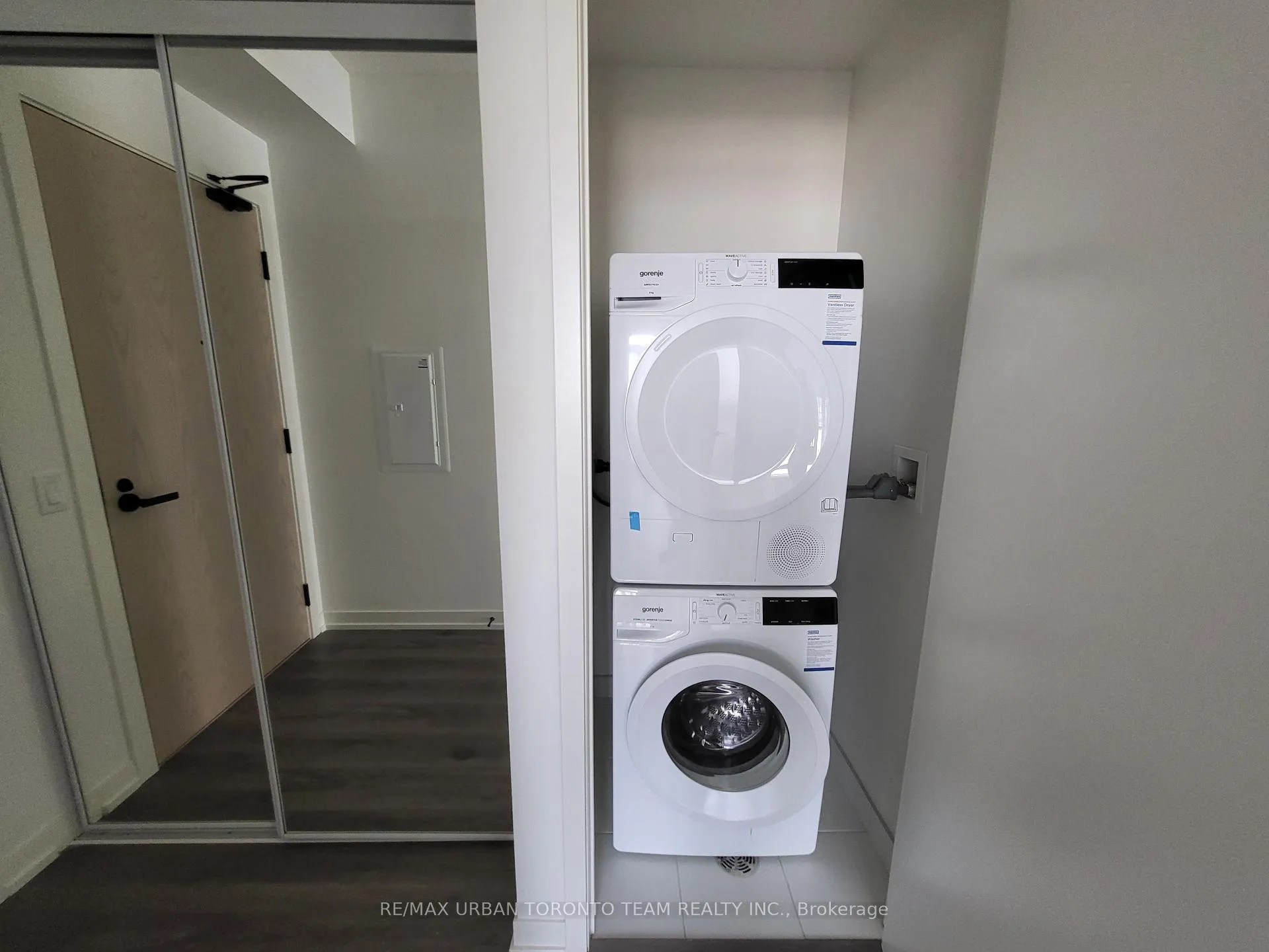 Photo 15 of Unit 2703, 28 Interchange Way, Vaughan, Vaughan Corporate Centre — HOMEH