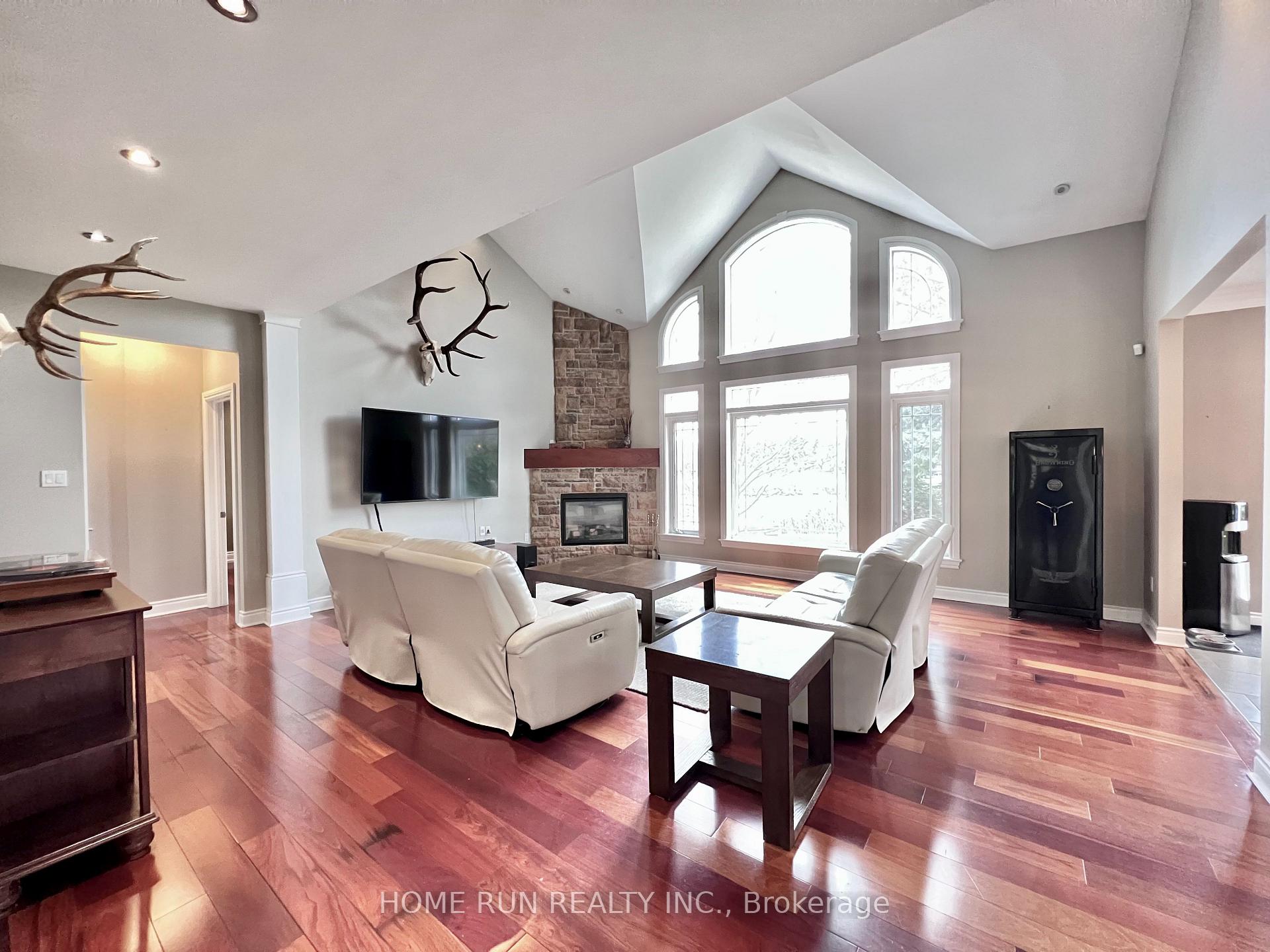 Photo 11 of 3 Winding Way, Ottawa, Barrhaven East — HOMEH